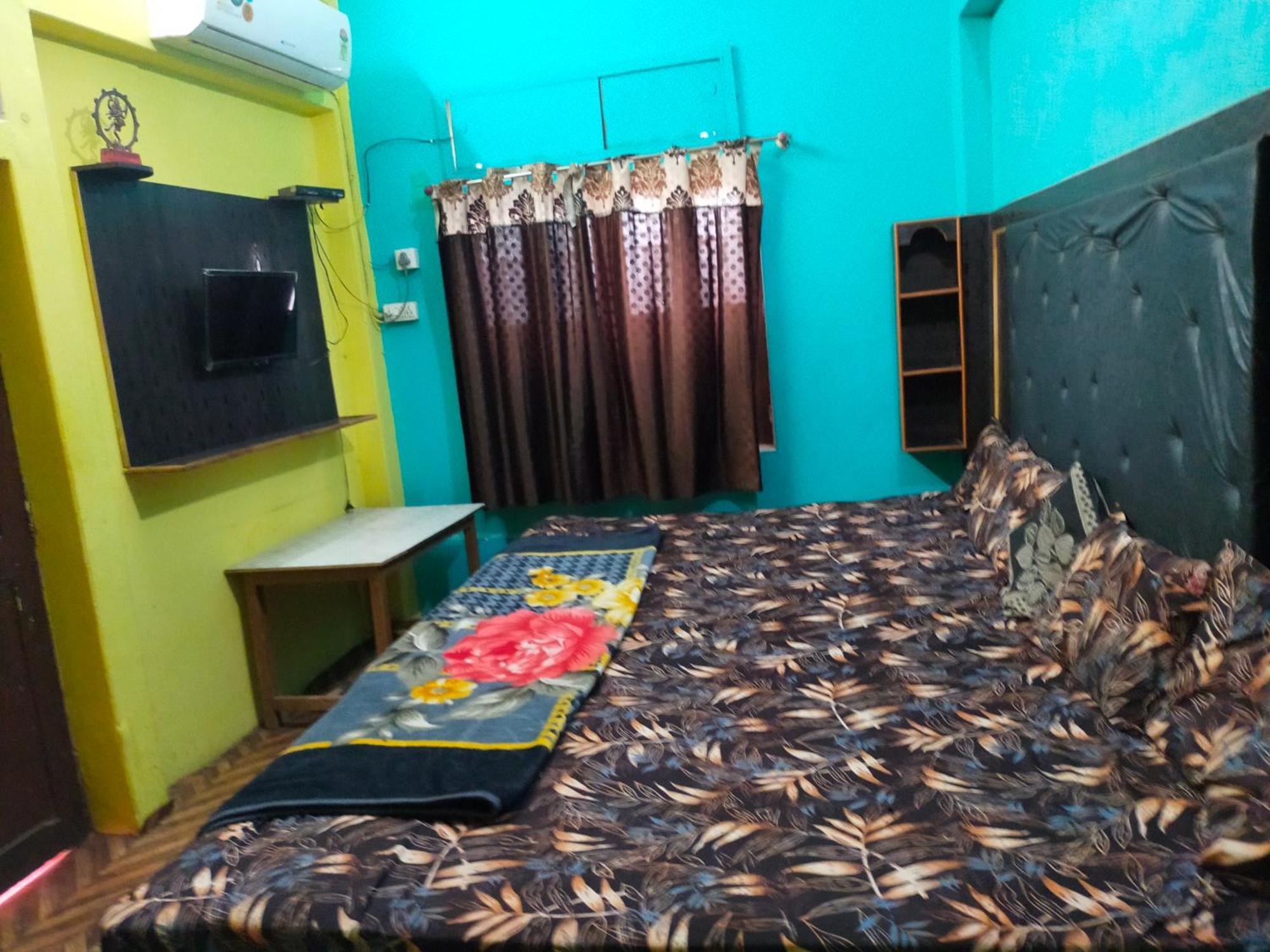Maa Vaishno Guest House, Varanasi